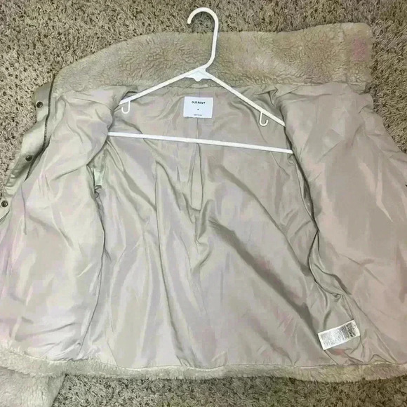 Old Navy Relaxed Cozy Sherpa Faux-Fur Jacket for Women - Picture 10 of 10